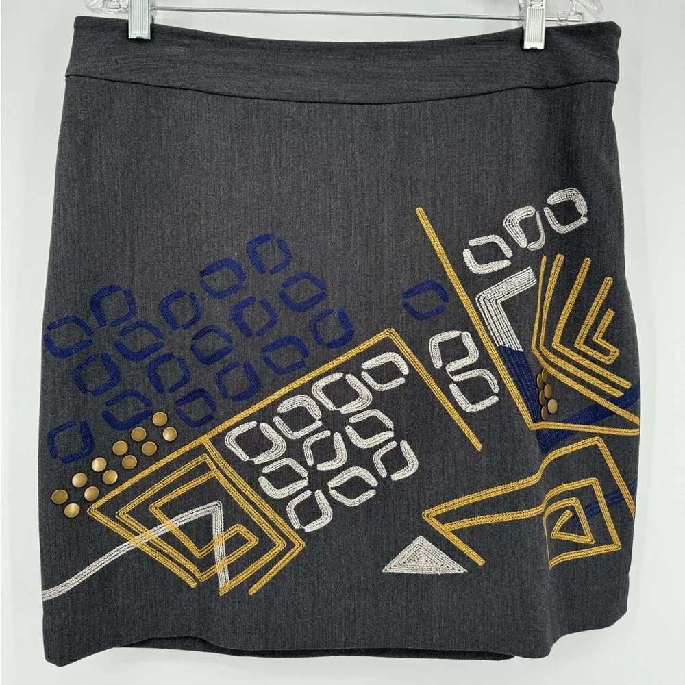 Peter Nygrard Gray‎ Embroidered Straight Skirt Size 12P EUC Geometric Design